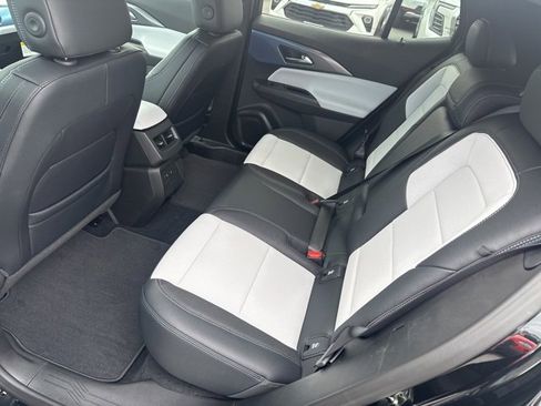 New 2025 Chevrolet Equinox EV LT w/ Convenience Package II image 22