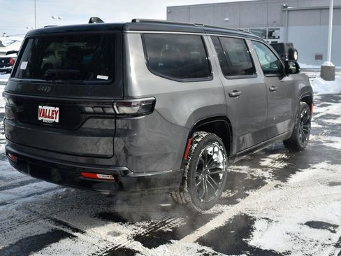 New 2026 Jeep Grand Wagoneer Summit image 3