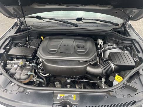 Used 2021 Jeep Grand Cherokee Laredo image 32