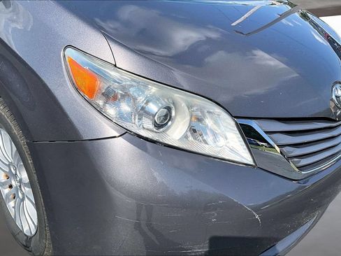 Used 2017 Toyota Sienna XLE FWD image 29