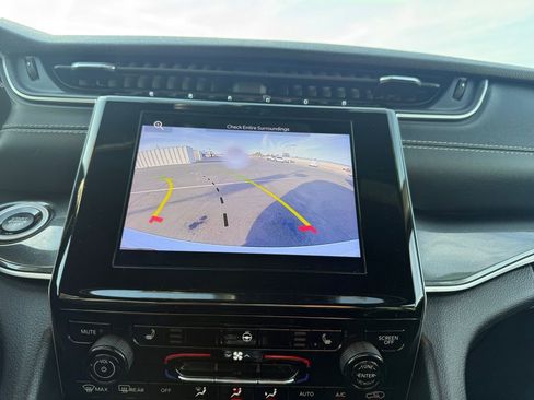 Used 2023 Jeep Grand Cherokee Altitude image 25