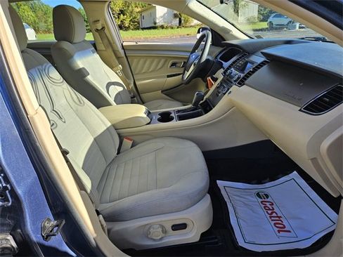 Used 2018 Ford Taurus SE image 16