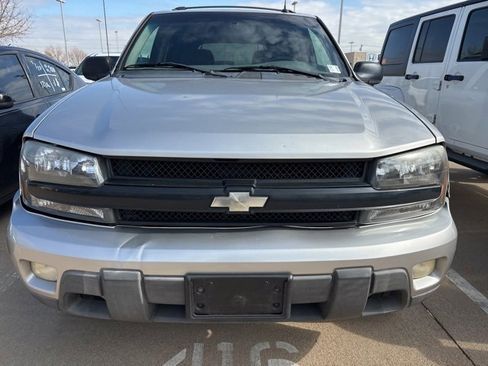 Used 2004 Chevrolet TrailBlazer LT w/ LT Package 1 image 2