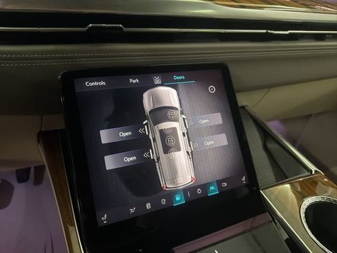 Certified 2025 Cadillac Escalade Premium Luxury Platinum w/ LPO, Radiant Package RWD image 35