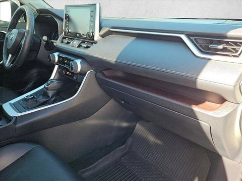 Certified 2020 Toyota RAV4 Limited image 23