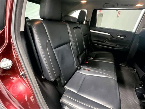 Used 2015 Toyota Highlander XLE image 37