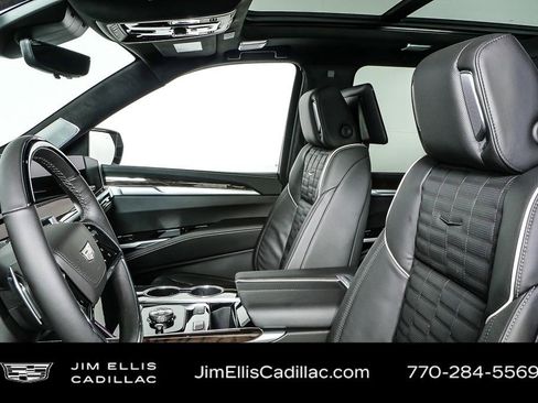 Certified 2026 Cadillac Escalade ESV Platinum Sport w/ LPO, ONYX Package AWD/4WD image 7