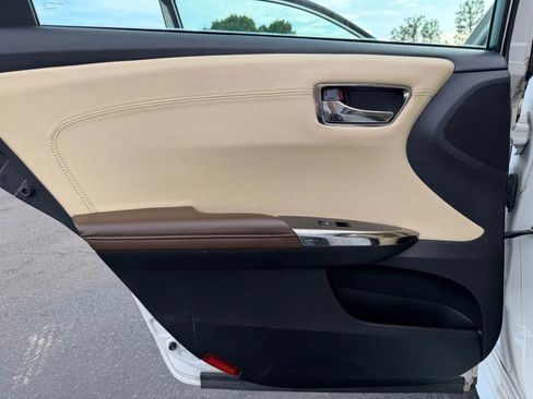 Used 2014 Toyota Avalon XLE Touring image 33