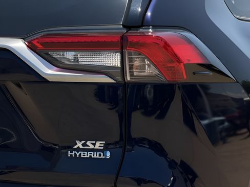 Used 2019 Toyota RAV4 XSE AWD/4WD image 29