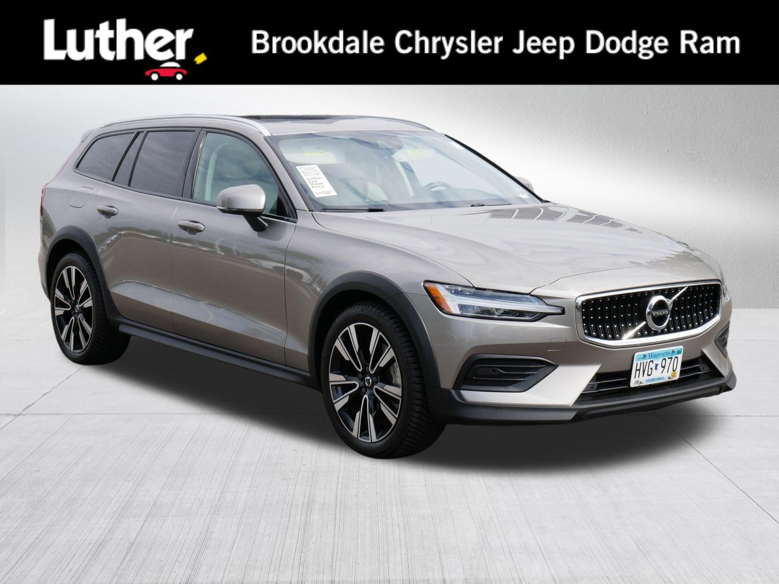 Used 2020 Volvo V60 T5 Cross Country AWD/4WD image 1