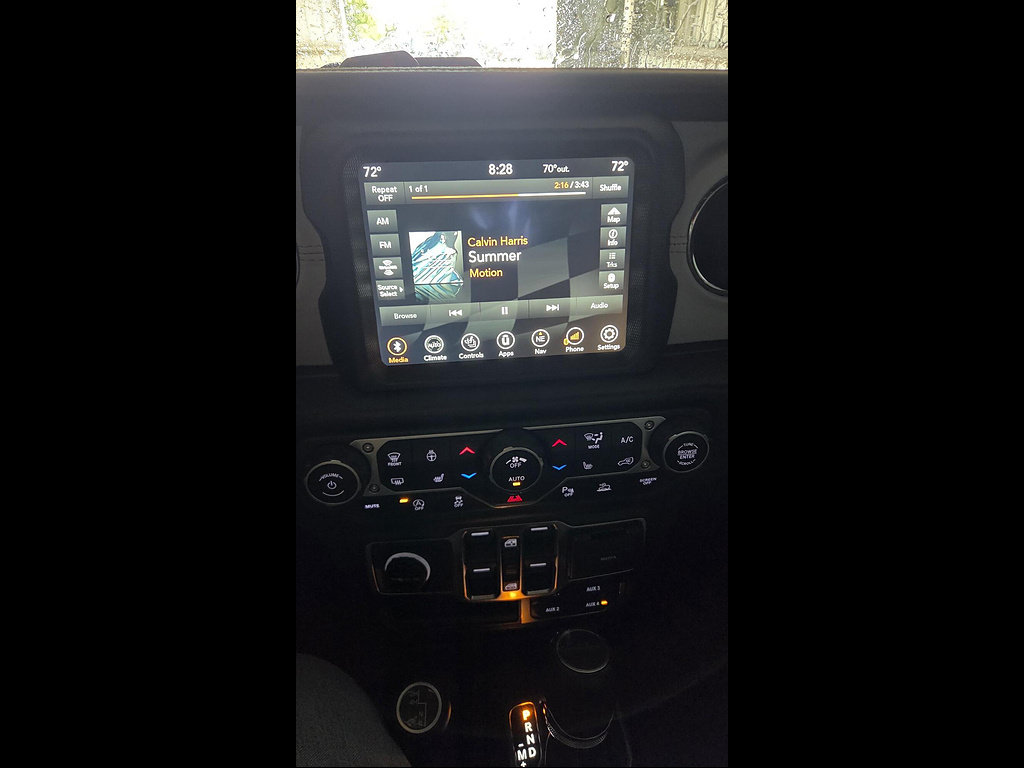Used 2022 Jeep Gladiator Overland AWD/4WD image 12