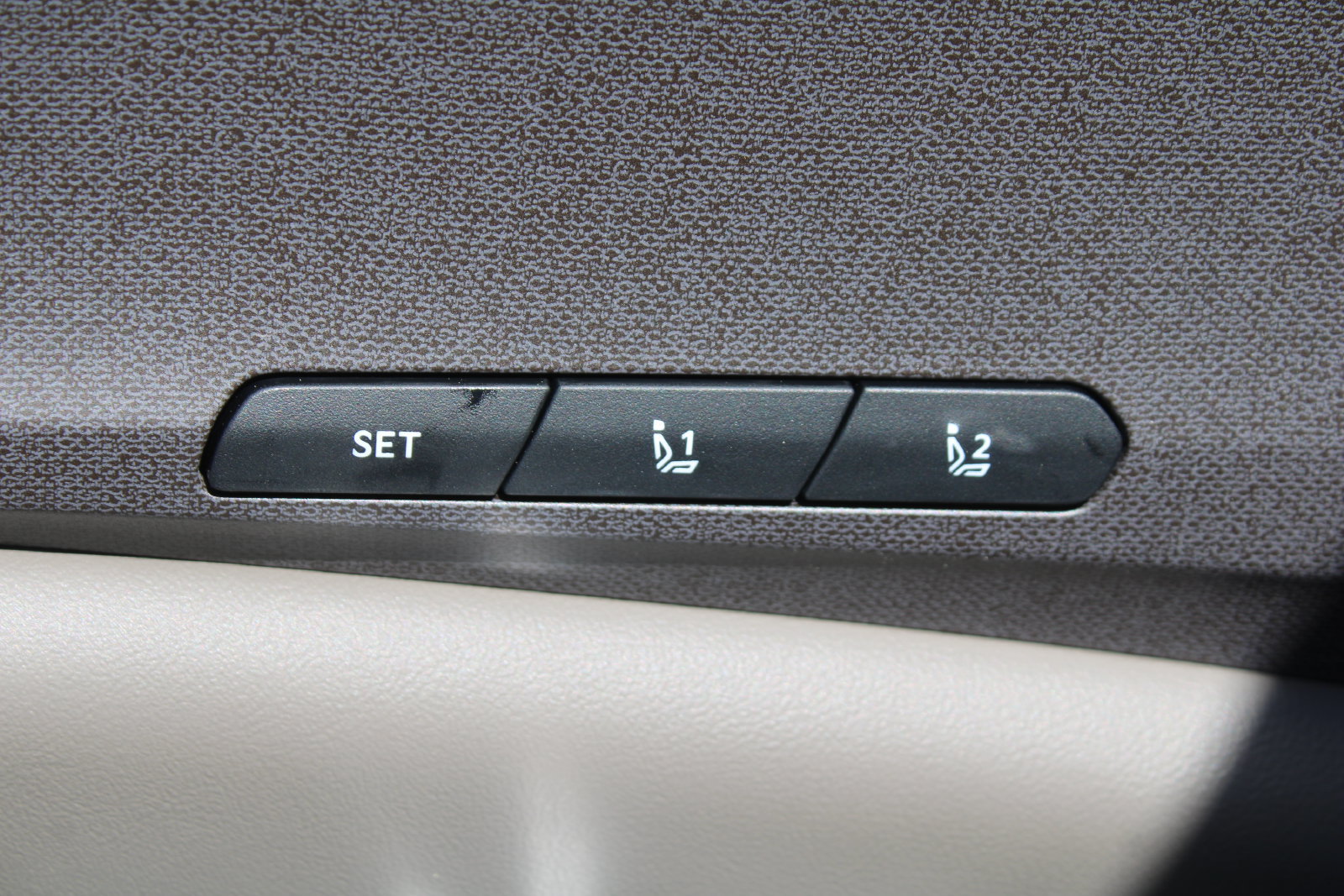 New 2026 Kia Carnival EX FWD image 28
