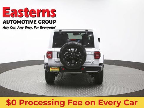 Used 2025 Jeep Wrangler Unlimited Sahara AWD/4WD image 33