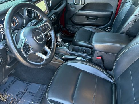 Used 2021 Jeep Wrangler Unlimited Sahara AWD/4WD image 12