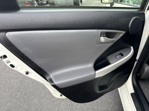 Used 2015 Toyota Prius Persona Series image 13