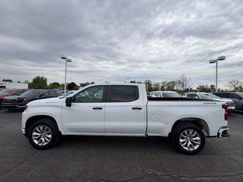 Used 2020 Chevrolet Silverado 1500 Custom w/ Custom Value Package AWD/4WD image 8