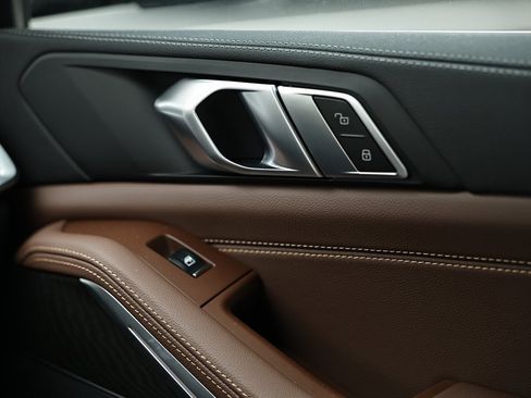 Used 2022 BMW X5 xDrive40i w/ Premium Package image 39