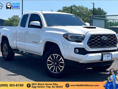 Used 2021 Toyota Tacoma TRD Sport AWD/4WD image 31