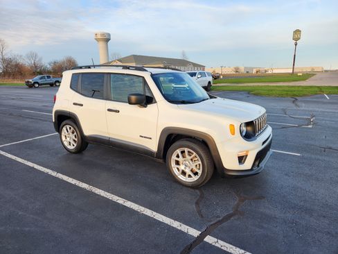 Used 2021 Jeep Renegade Sport w/ Sport Appearance Group image 9
