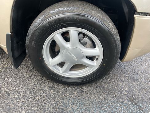 Used 2006 GMC Envoy SLE w/ Sle Preferred Equipment Group image 10