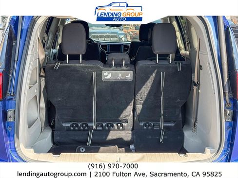 Used 2019 Chrysler Pacifica Touring Plus FWD image 25