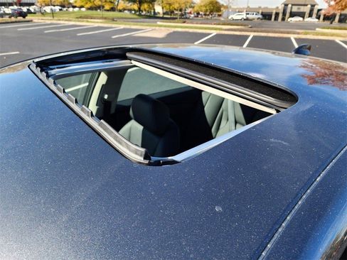 Used 2025 Honda Accord Touring image 4