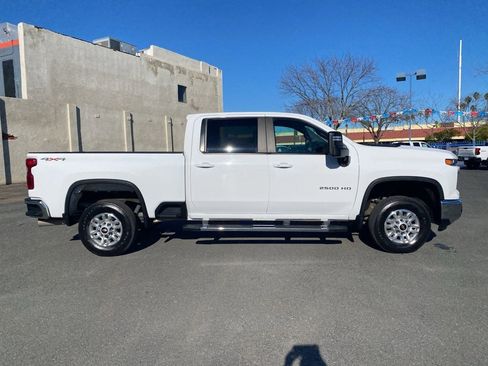 Used 2024 Chevrolet Silverado 2500 LT image 5