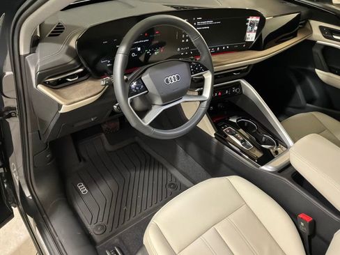 New 2025 Audi Q5 2.0T Premium image 16