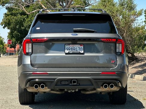 Certified 2025 Ford Explorer ST AWD/4WD image 4