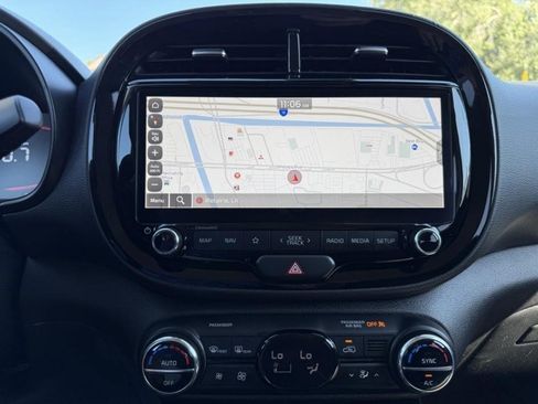 Used 2023 Kia Soul S image 29