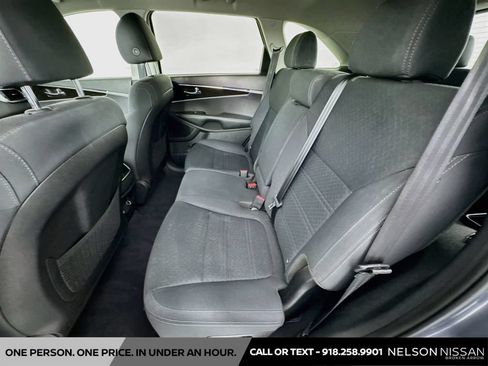Used 2019 Kia Sorento S FWD image 23