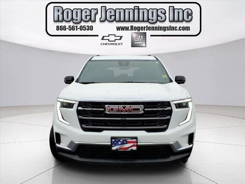 Used 2025 GMC Acadia Elevation image 7