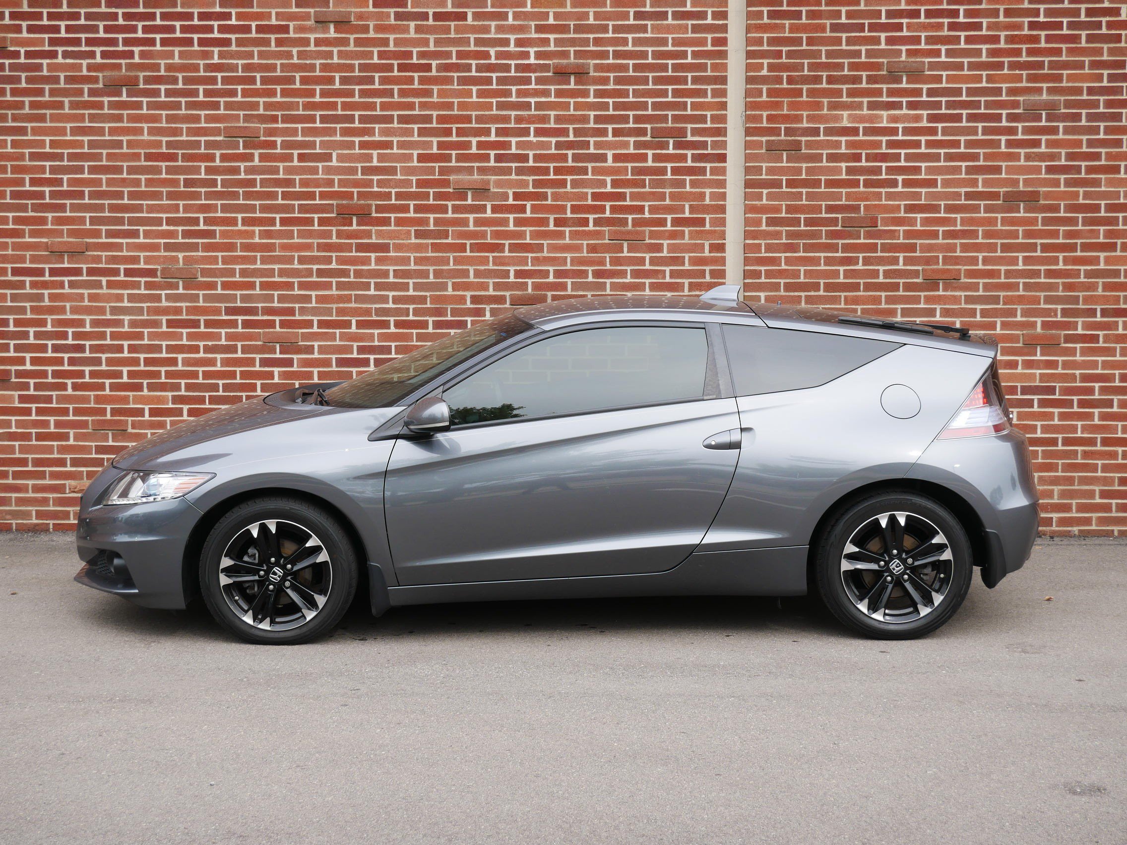 Used 2015 Honda CR-Z EX image 2
