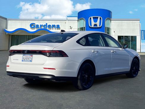 Used 2025 Honda Accord SE image 6