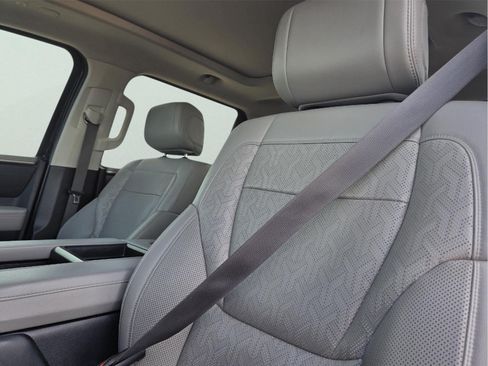Used 2023 Toyota Tundra Limited AWD/4WD image 23