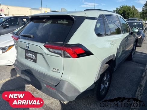 Used 2022 Toyota RAV4 XLE w/ XLE Grade Weather Package AWD/4WD image 17