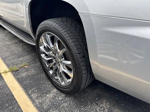 Used 2018 Chevrolet Suburban Premier RWD image 6