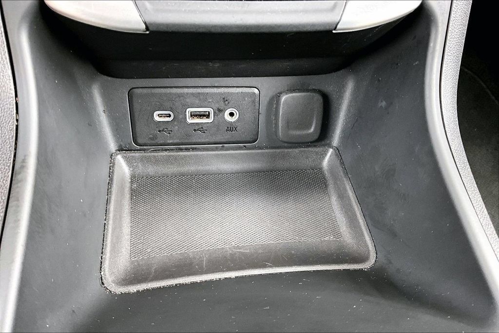 Used 2024 GMC Terrain SLE AWD/4WD image 16