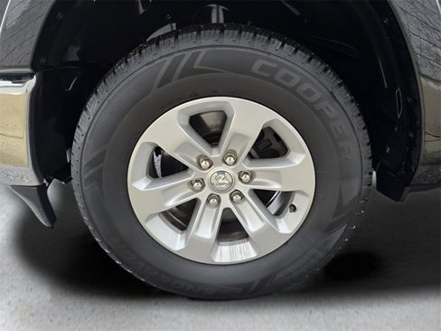 Used 2019 RAM 1500 Laramie image 34