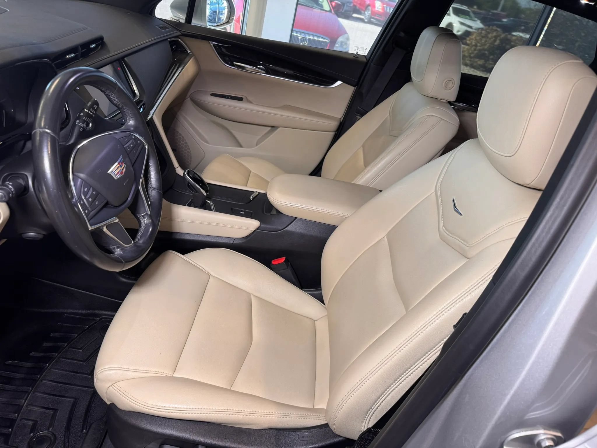 Used 2019 Cadillac XT5 FWD image 28