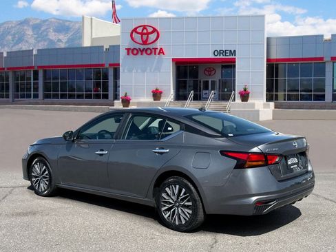 Used 2024 Nissan Altima 2.5 SV AWD/4WD image 5
