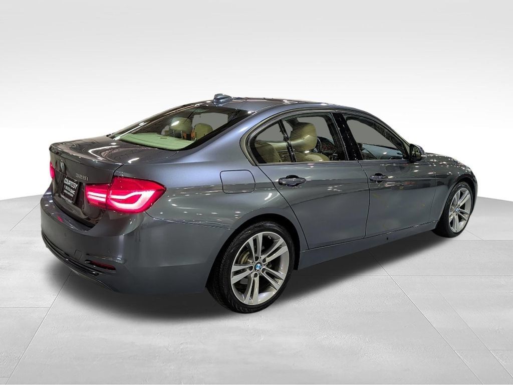 Used 2016 BMW 328i Sedan RWD image 5