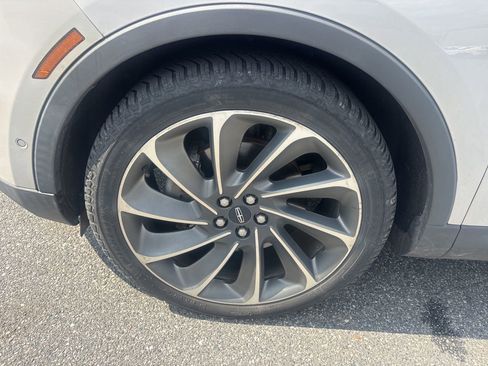 Used 2019 Lincoln Nautilus Reserve image 11