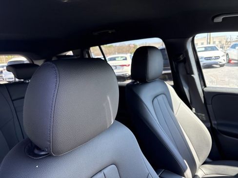 Certified 2025 Mercedes-Benz GLB 250 image 22