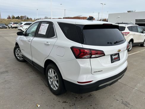 Used 2023 Chevrolet Equinox LT w/ Driver Convenience Package image 4
