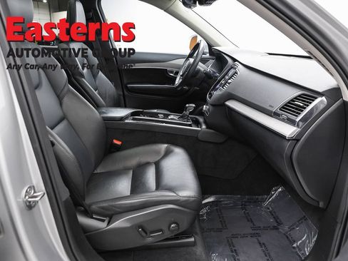 Used 2022 Volvo XC90 T5 Momentum AWD/4WD image 24