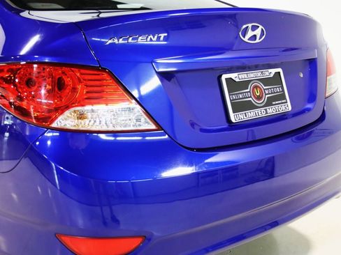 Used 2013 Hyundai Accent GLS w/ Premium Pkg FWD image 16
