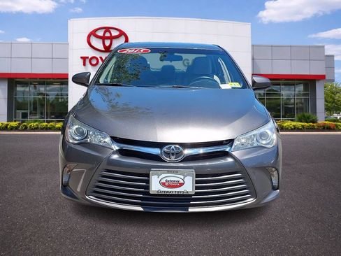 Used 2015 Toyota Camry LE FWD image 2