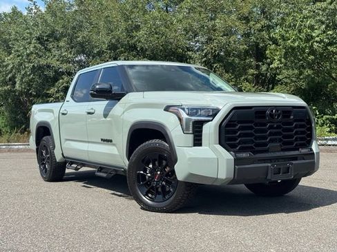 Used 2024 Toyota Tundra Limited w/ TRD Off-Road Package AWD/4WD image 32