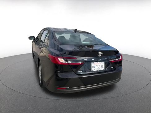 Used 2025 Toyota Camry LE image 11